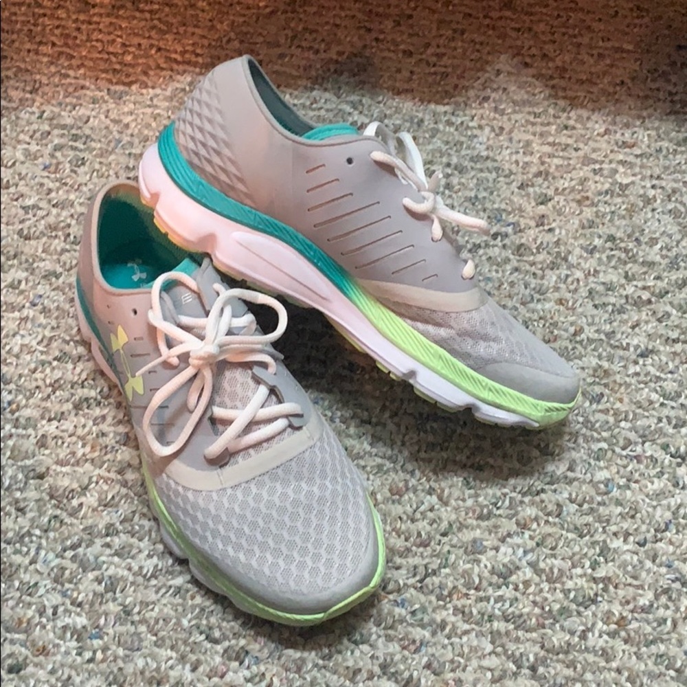 UA SNEAKERS